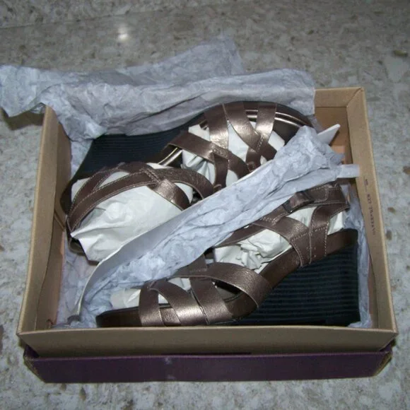 Clarks Pewter Heels ‘Star-Mello’ 6.5 M - Picture 2 of 4